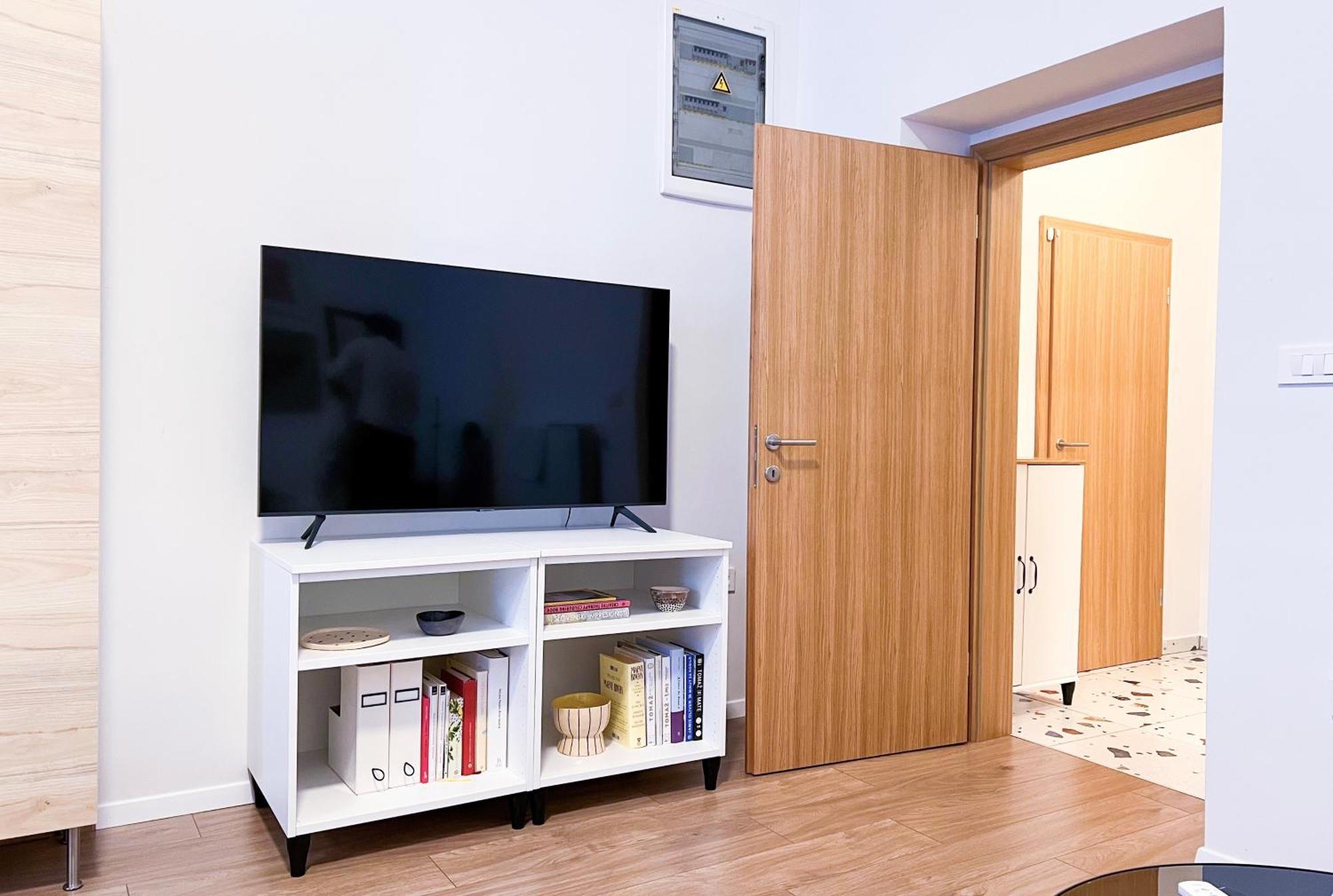Aumetz Square Apartment Idrija Exterior photo